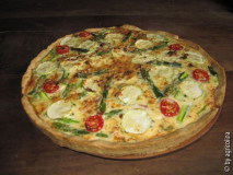 Quiche mit grünem Spargel