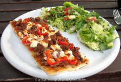 IMG_5548 Paprika-Pizza mit Salat.jpg